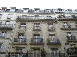 count 3 & 4 from the left...very top floor...those are our 2 windows