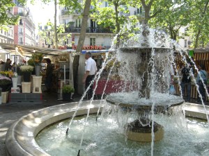 The fountain at Place Monge on Sunday Market day